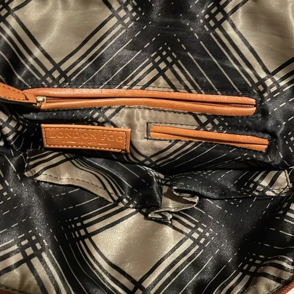 London Fog Leather Exterior Satchel/Top Handle Bag Handbags & Bags for Women - Picture 4 of 5